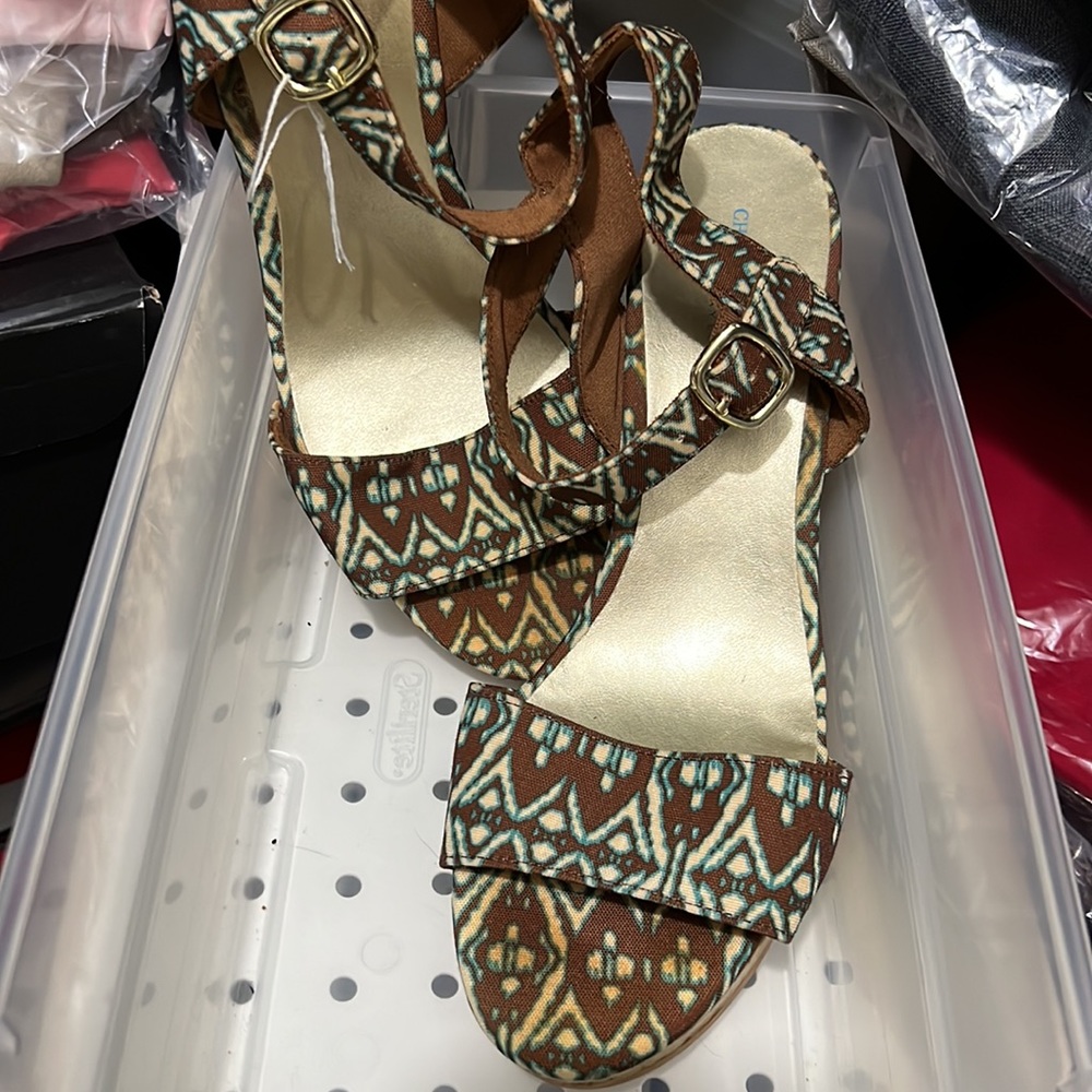 Christian Seriano  Brown & Cream Sandals - Picture 5 of 5